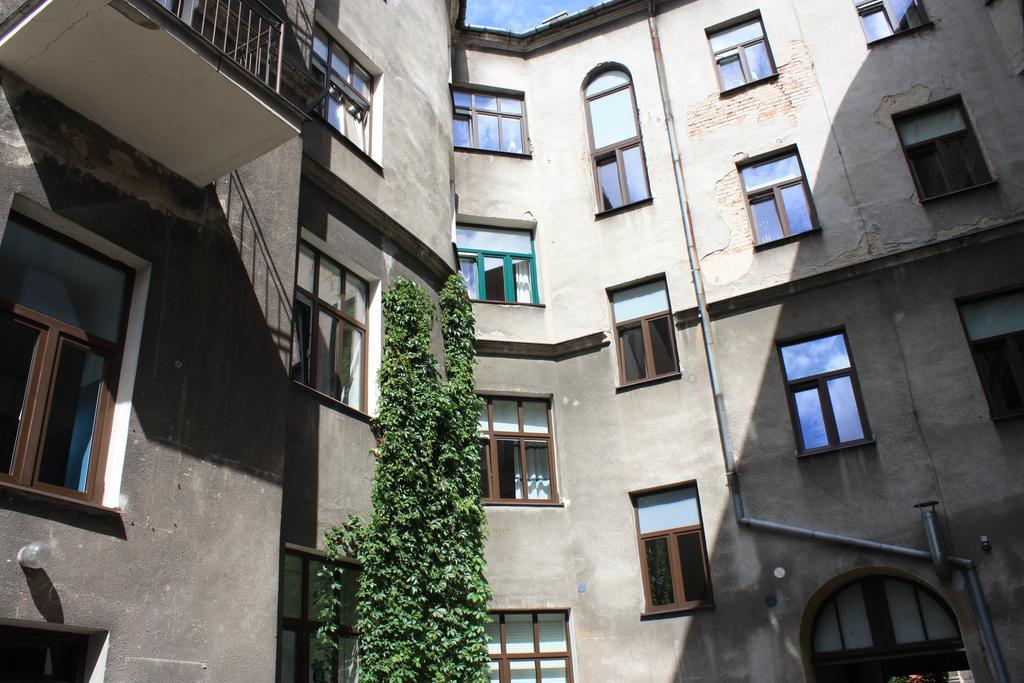 Cent Hostel Люблин Екстериор снимка