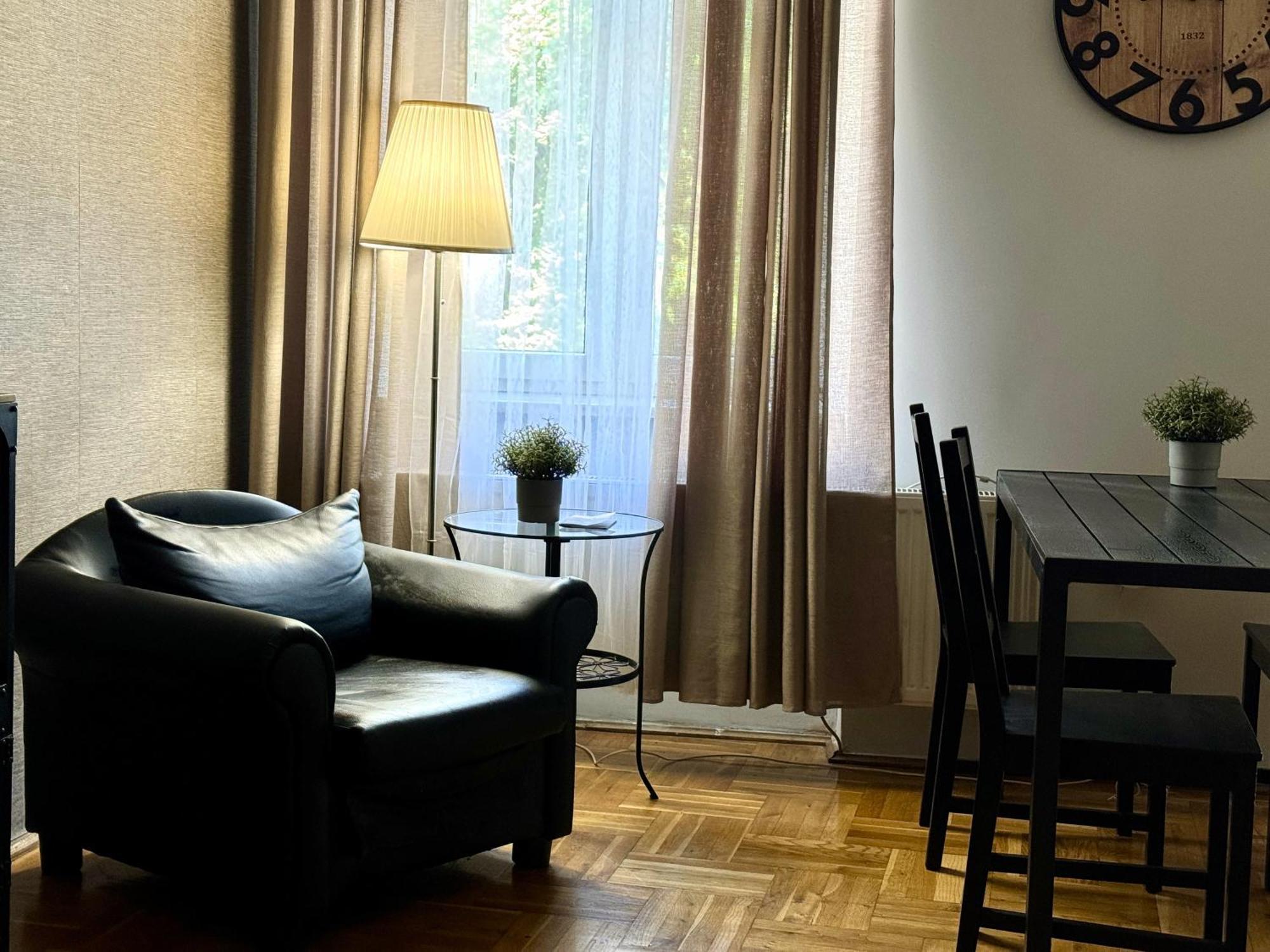 Cent Hostel Люблин Екстериор снимка